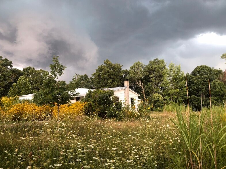 Guesthouse - 388 Eichybush Rd
