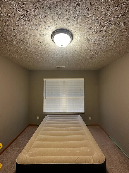 Building Photo - 15615 Sienna Ct