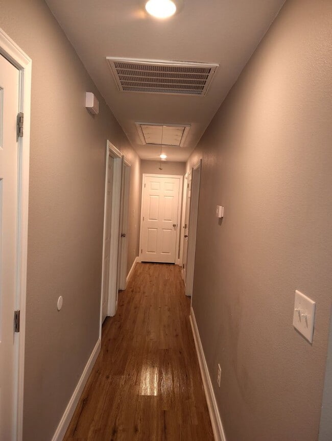 Building Photo - 1521 Marshall St