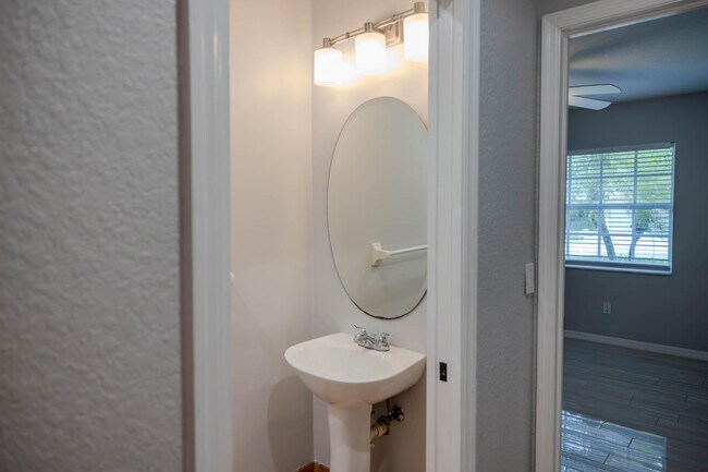 Building Photo - 13590 Callington Dr