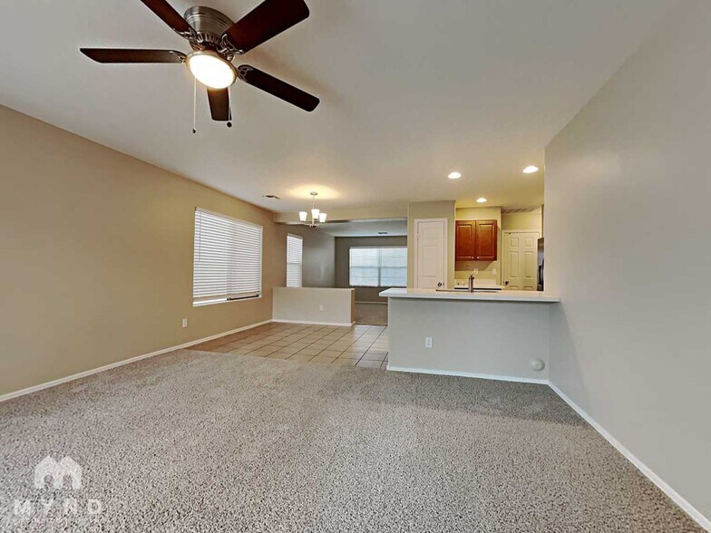 Building Photo - 3420 W St Anne Ave