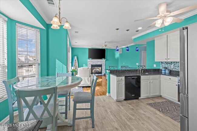 Building Photo - 297 Bayview Ave