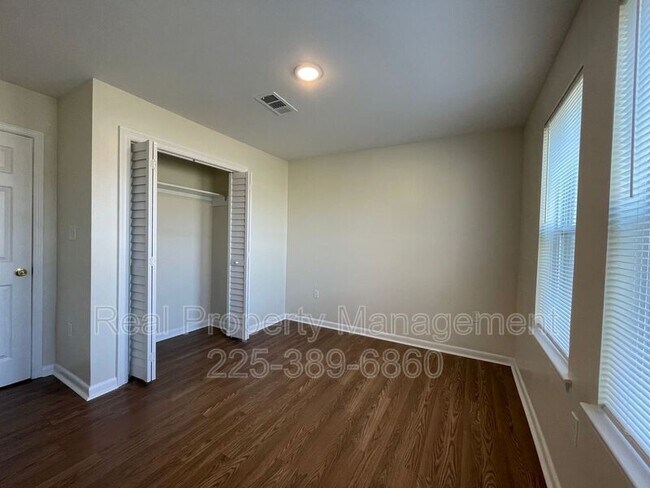 Building Photo - 7743 Bles Ave