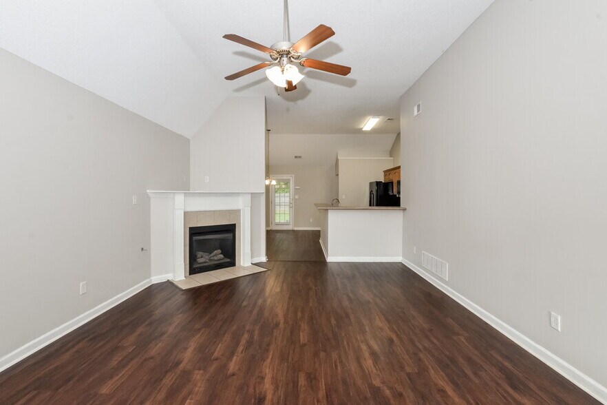 Building Photo - 7086 Crape Myrtle Dr