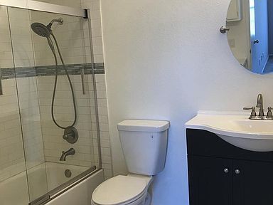 Building Photo - Lakeside HOA Condo