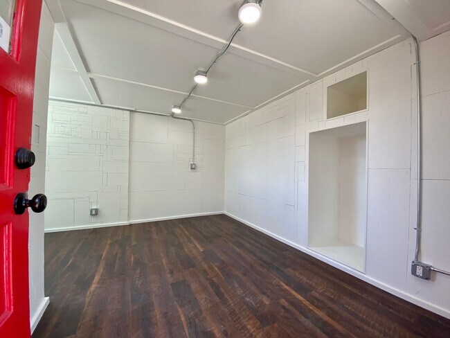 Building Photo - Remodeled 3BR, 2BA with Orchard, Garage & ...