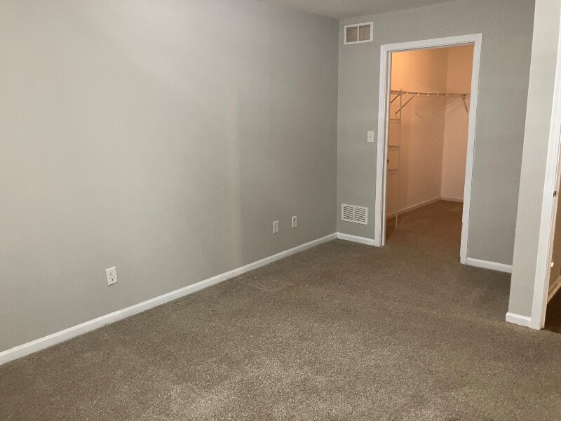 Building Photo - 152 Bertram Dr