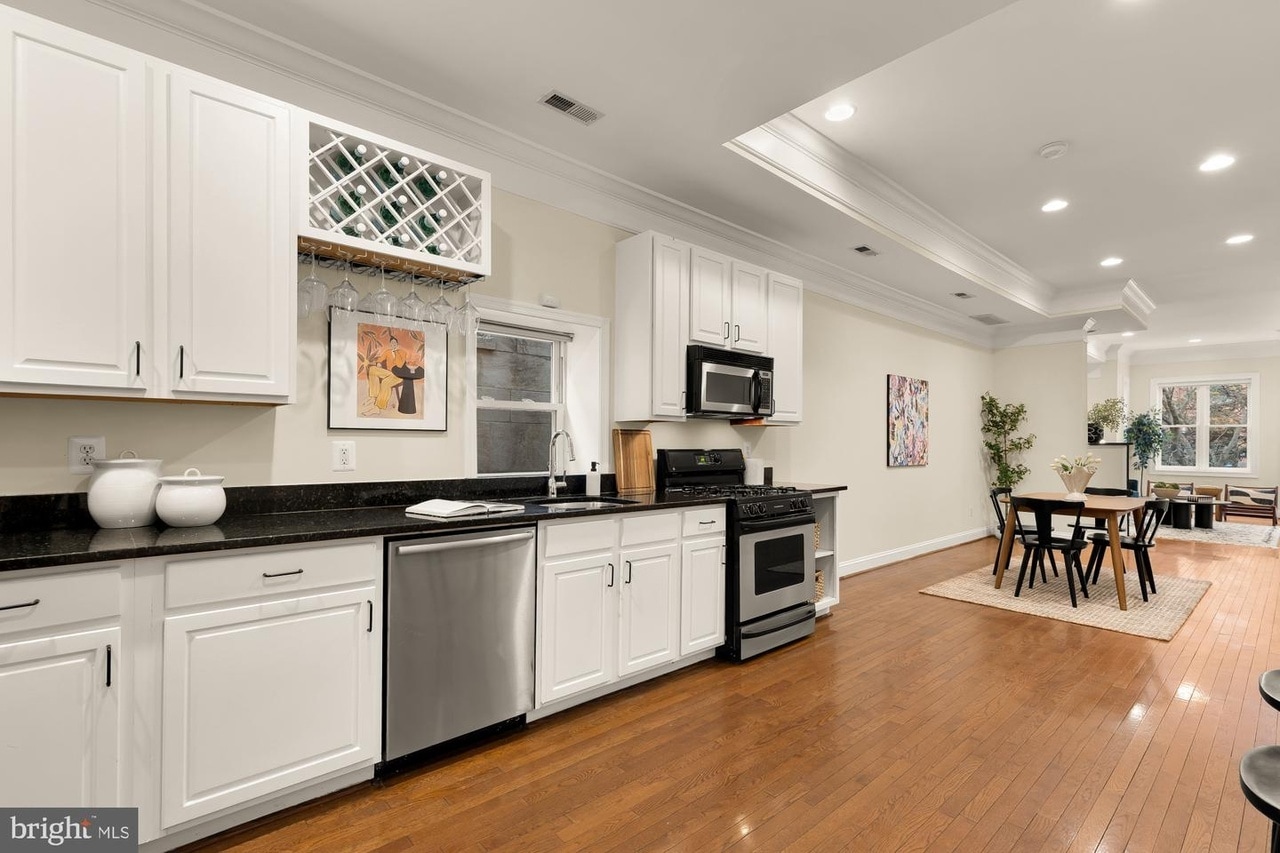 Building Photo - 1512 Park Rd NW