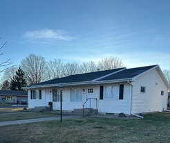 3BR/2BA home in the heart of River Falls! - 605 N Grove St