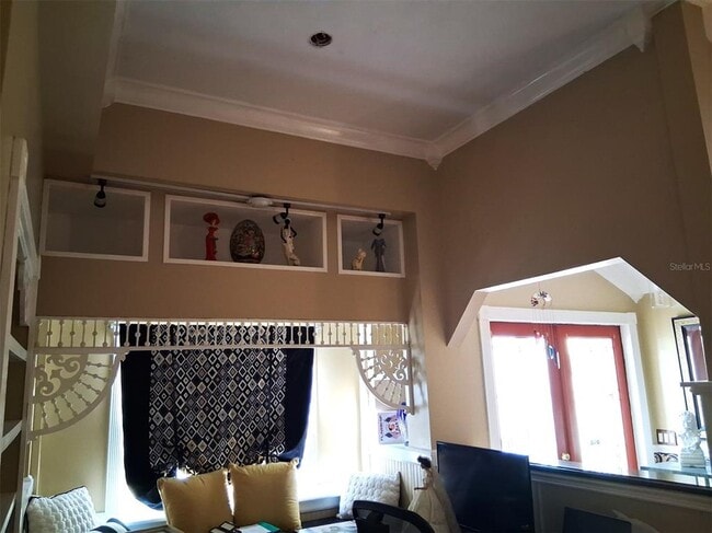 Building Photo - 12213 Saddle Strap Row