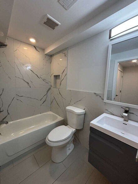 Building Photo - 2347 N 6th St