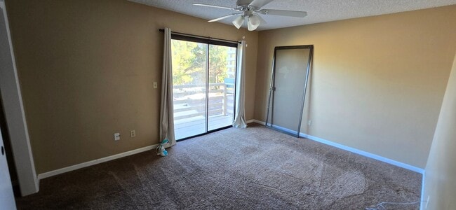 Building Photo - 2-bedroom 1 bath condo