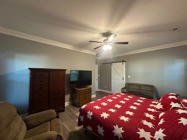 Building Photo - 225 Winding Creek Way