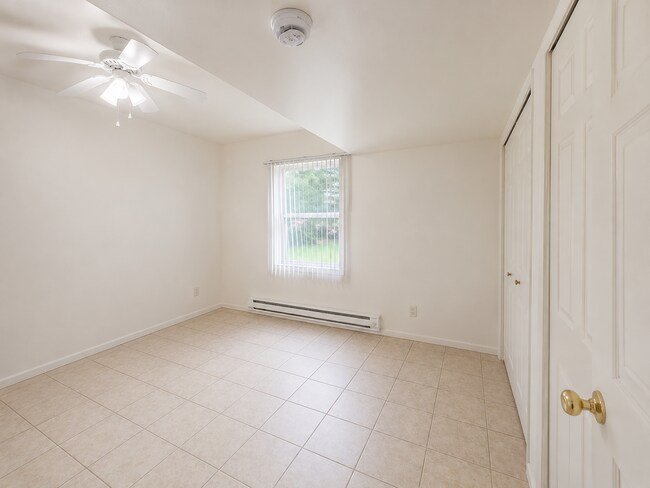 Building Photo - 625 Ellis Ave