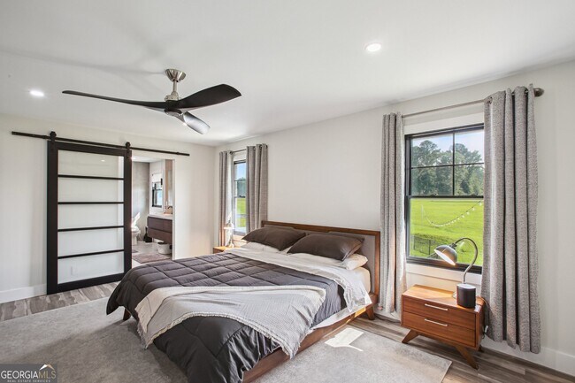Building Photo - 120 Red Fox Run
