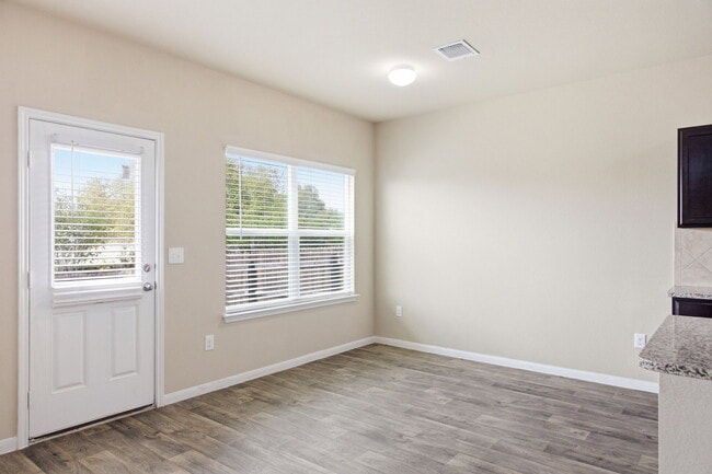 Building Photo - 12013 Waterford Run Way