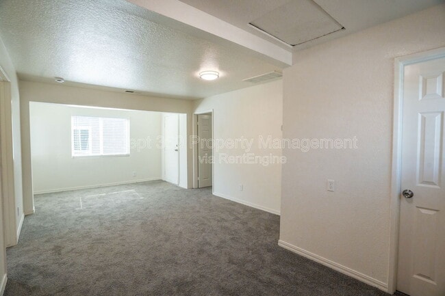 Building Photo - 1016 Lime Ave