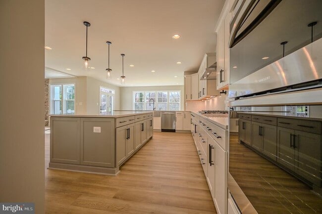 Building Photo - 2424 Carey Ln