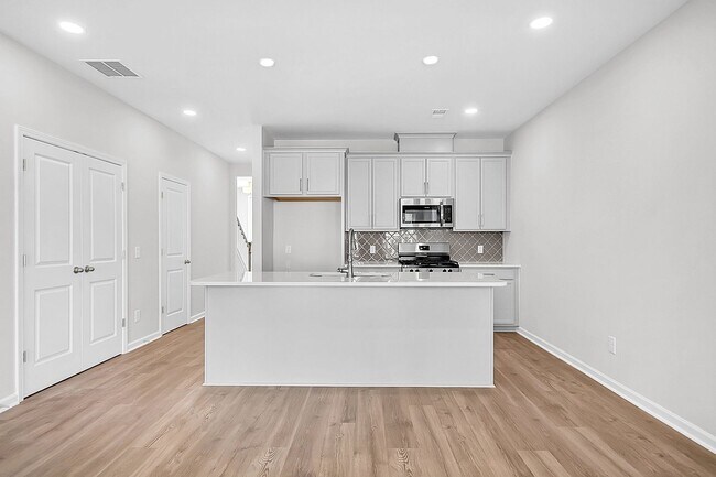 Building Photo - 482 Green Fern Dr