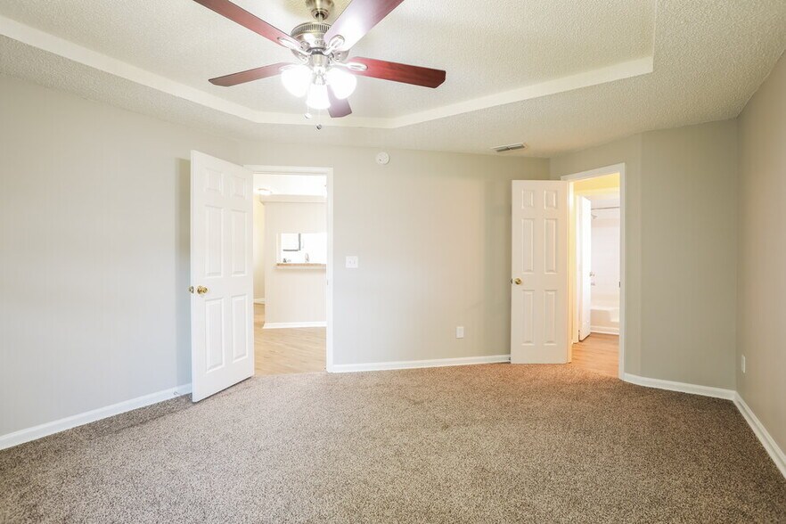 Building Photo - 2520 Ambrosia Dr