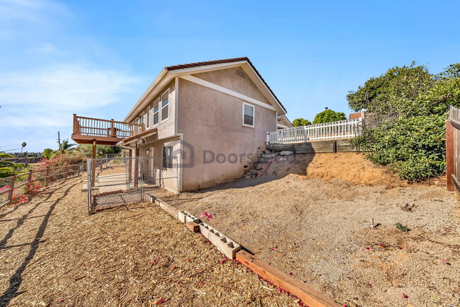 Building Photo - 1414 Archwood Pl