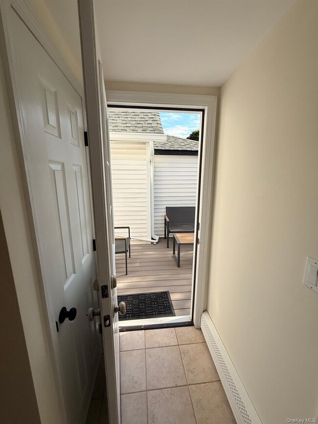 Building Photo - 24 Tyler Ave