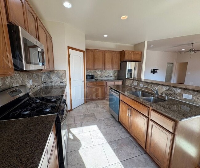 Building Photo - Three Bedroom, Two Bathroom House in Chape...