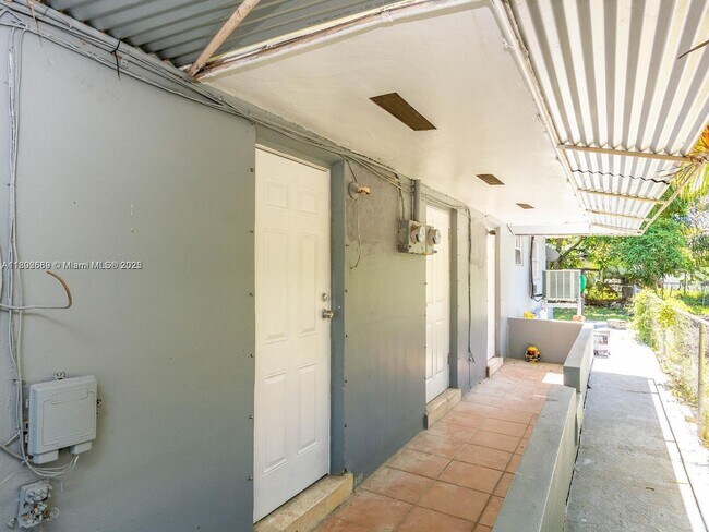 Building Photo - 1342 NE 110th Terrace