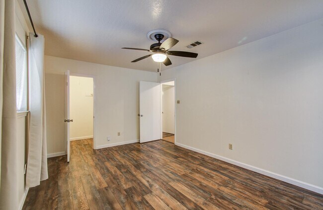 Building Photo - 6030 Willowbend Blvd