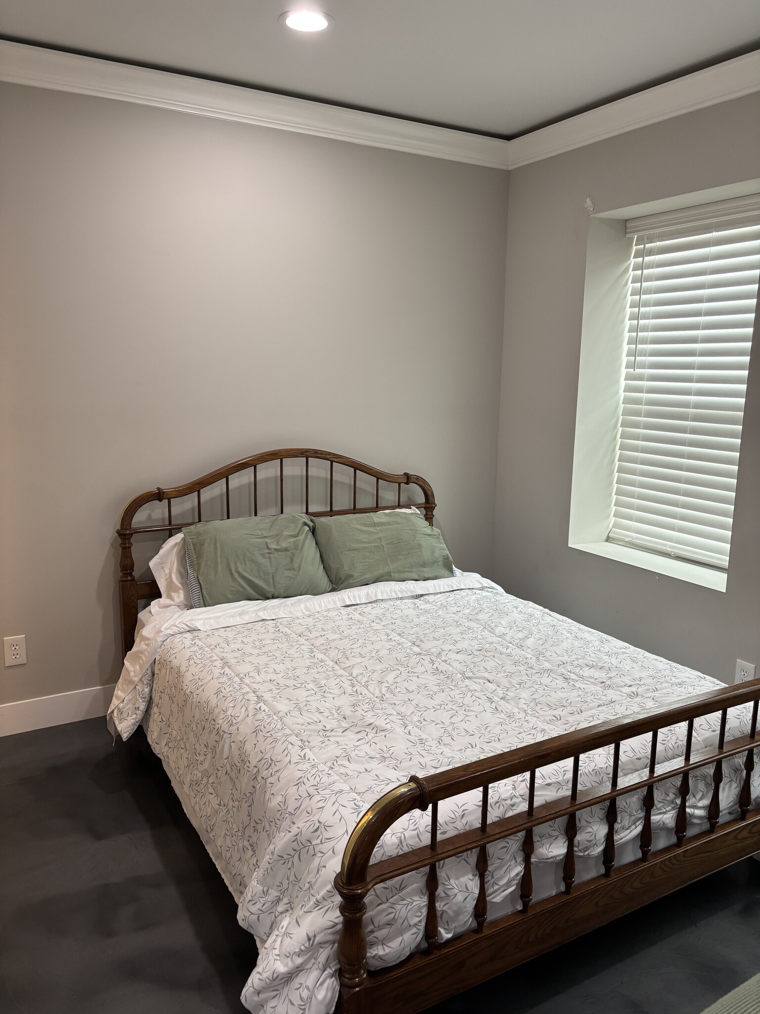 Building Photo - 223 Main St