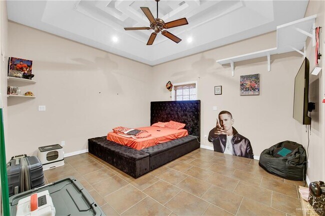 Building Photo - 20 Carpintero St