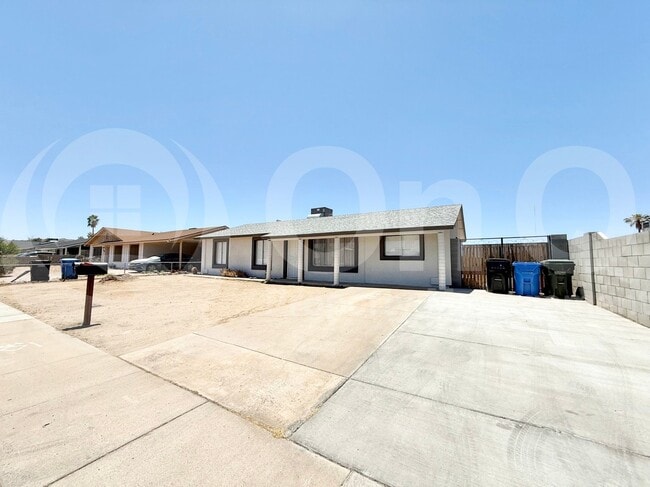 Building Photo - 6402 S 42nd St