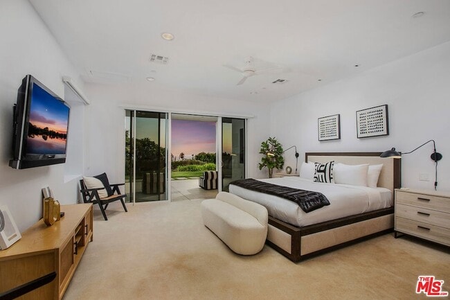 Building Photo - 27454 Winding Way