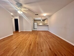 Building Photo - 5330 Elmhurst Rd