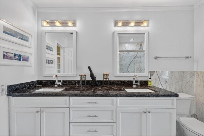 Building Photo - 2871 NE 26th Ct