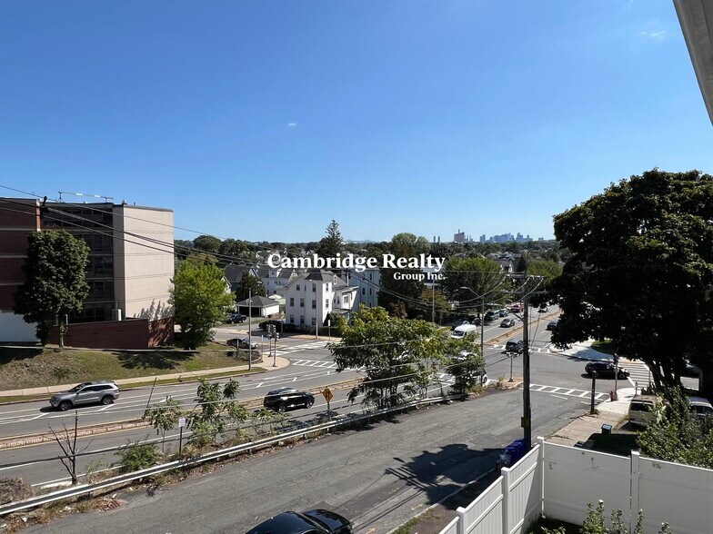 Building Photo - 88 Fellsway E