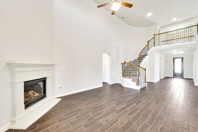 Building Photo - 18906 Whistling Oaks Dr