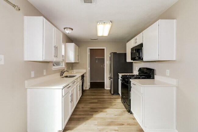 Building Photo - 3923 Rolling Springs Ln