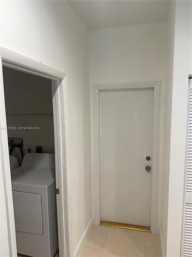 Building Photo - 1288 Camellia Cir