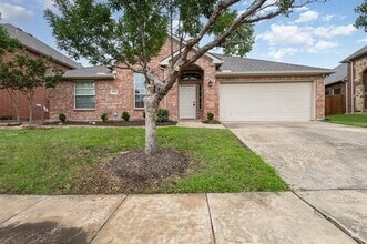 Building Photo - 14716 Lone Spring Dr