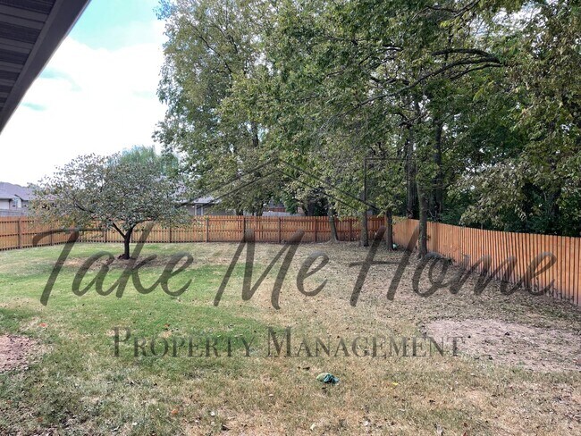 Building Photo - 5650 W Sugar Pine Dr