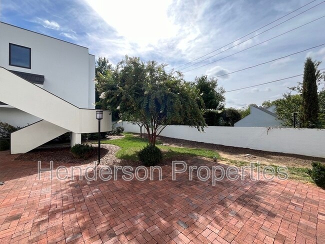 Building Photo - 501 Fenton Pl