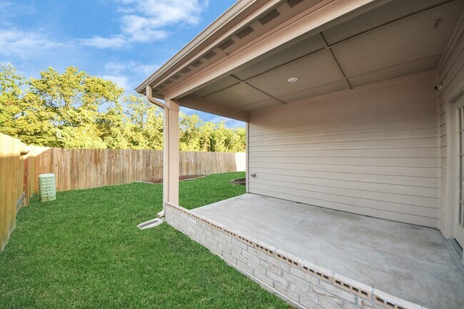 Building Photo - 9526 Opal Gates Dr