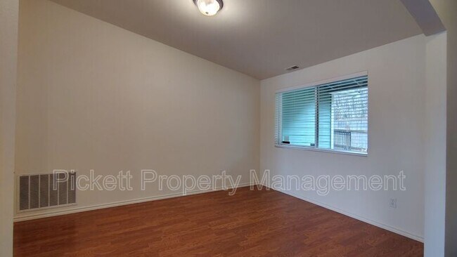 Building Photo - 28802 WA-104