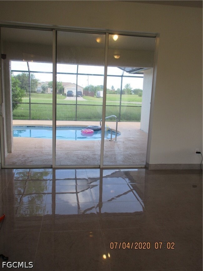 Building Photo - 918 NE 13th St