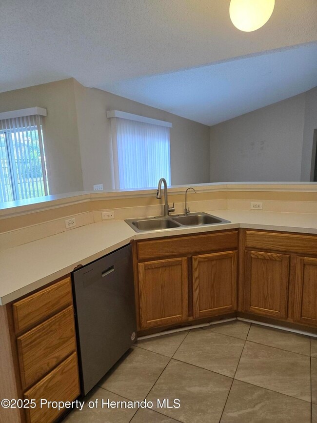 Building Photo - 2072 Haulover Ave