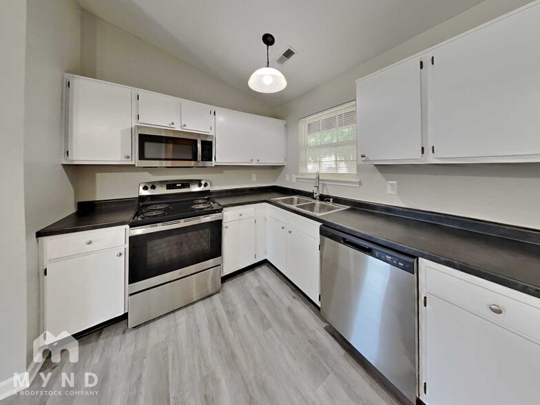 Building Photo - 447 Ashby Dr