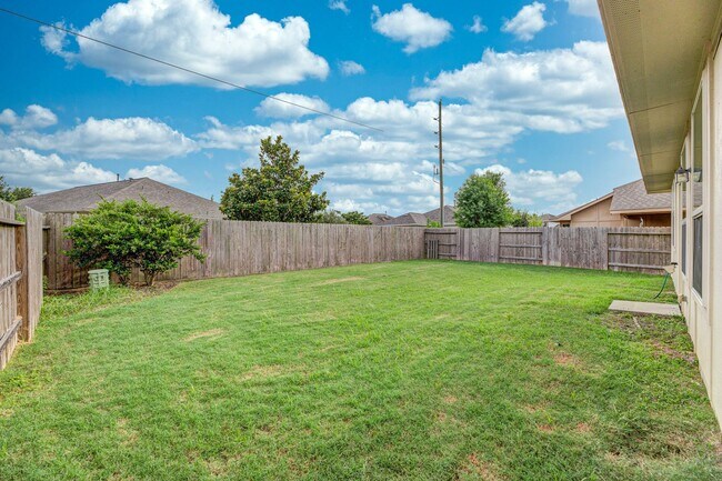 Building Photo - 18011 Alton Springs Dr