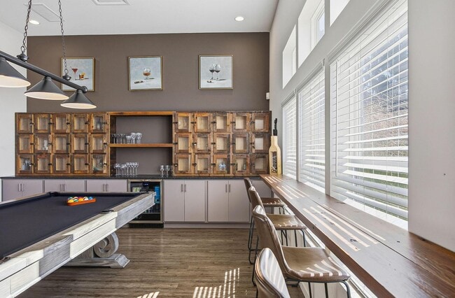 Building Photo - 303 Wisteria Way