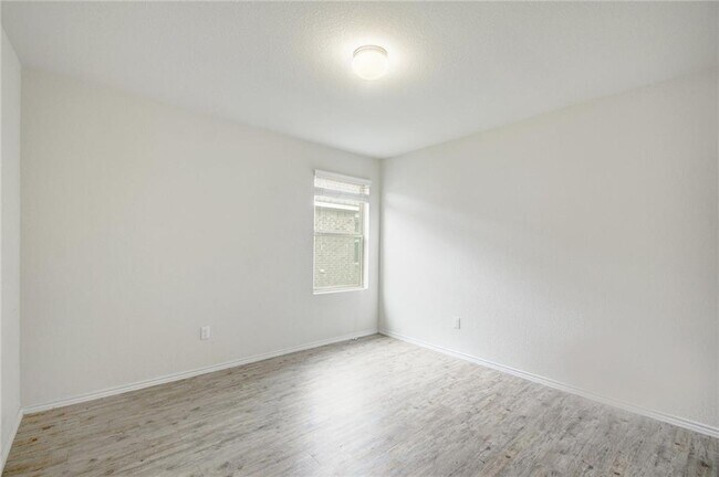 Building Photo - 21716 Windmill Ranch Ave